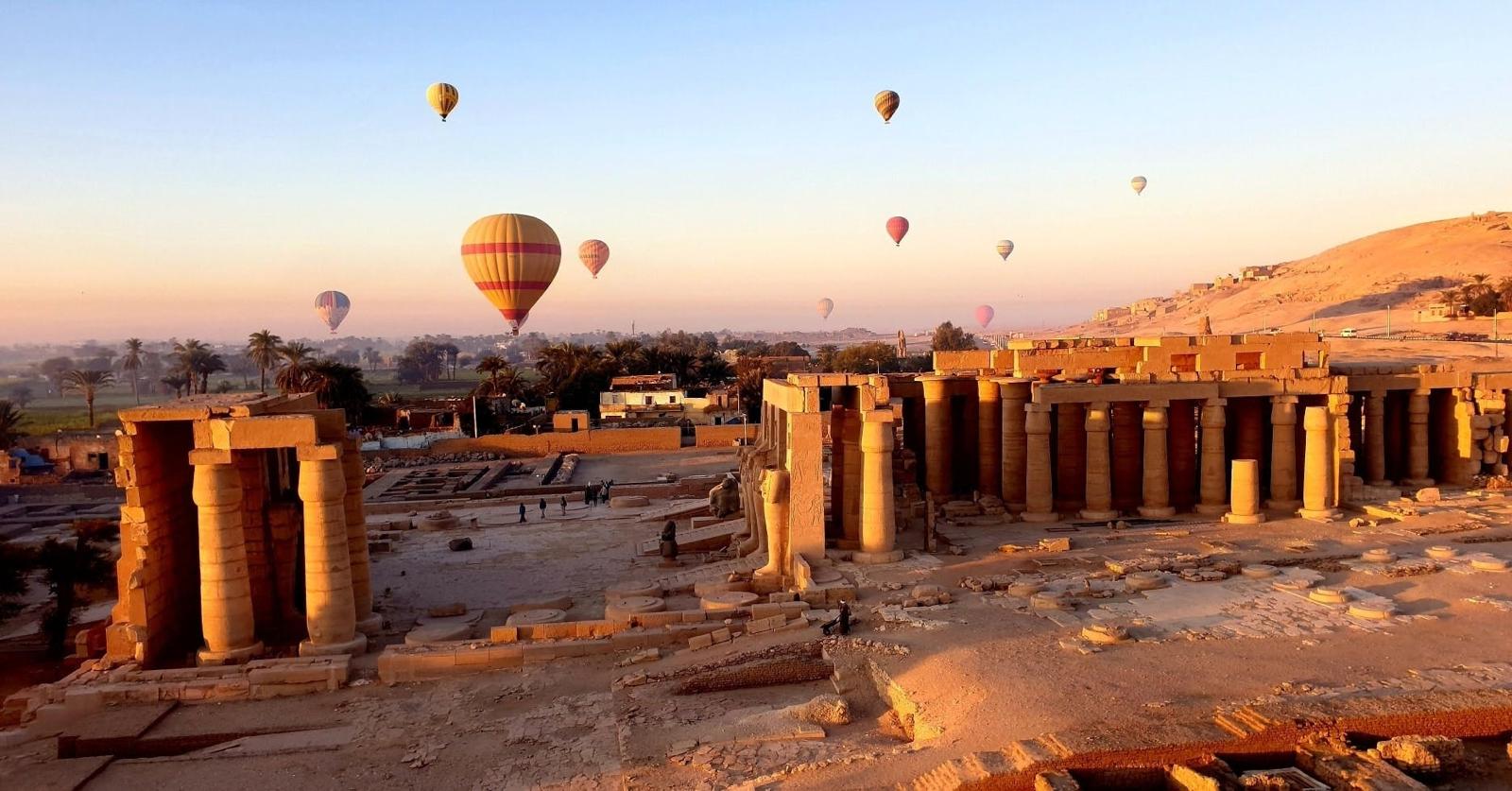 Luxury Sunrise Balloon Rides in Luxor